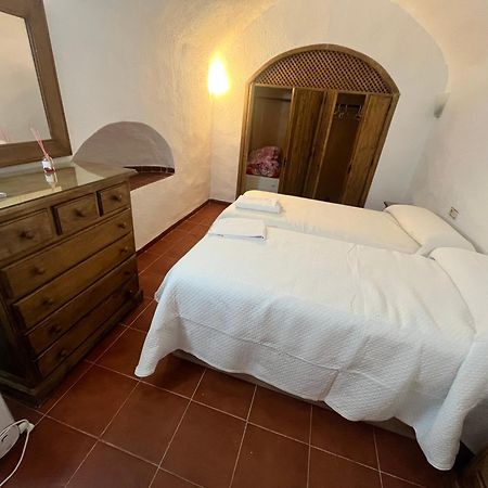 Casa Cueva La Estacion Villa กวาดิกซ์ ภายนอก รูปภาพ