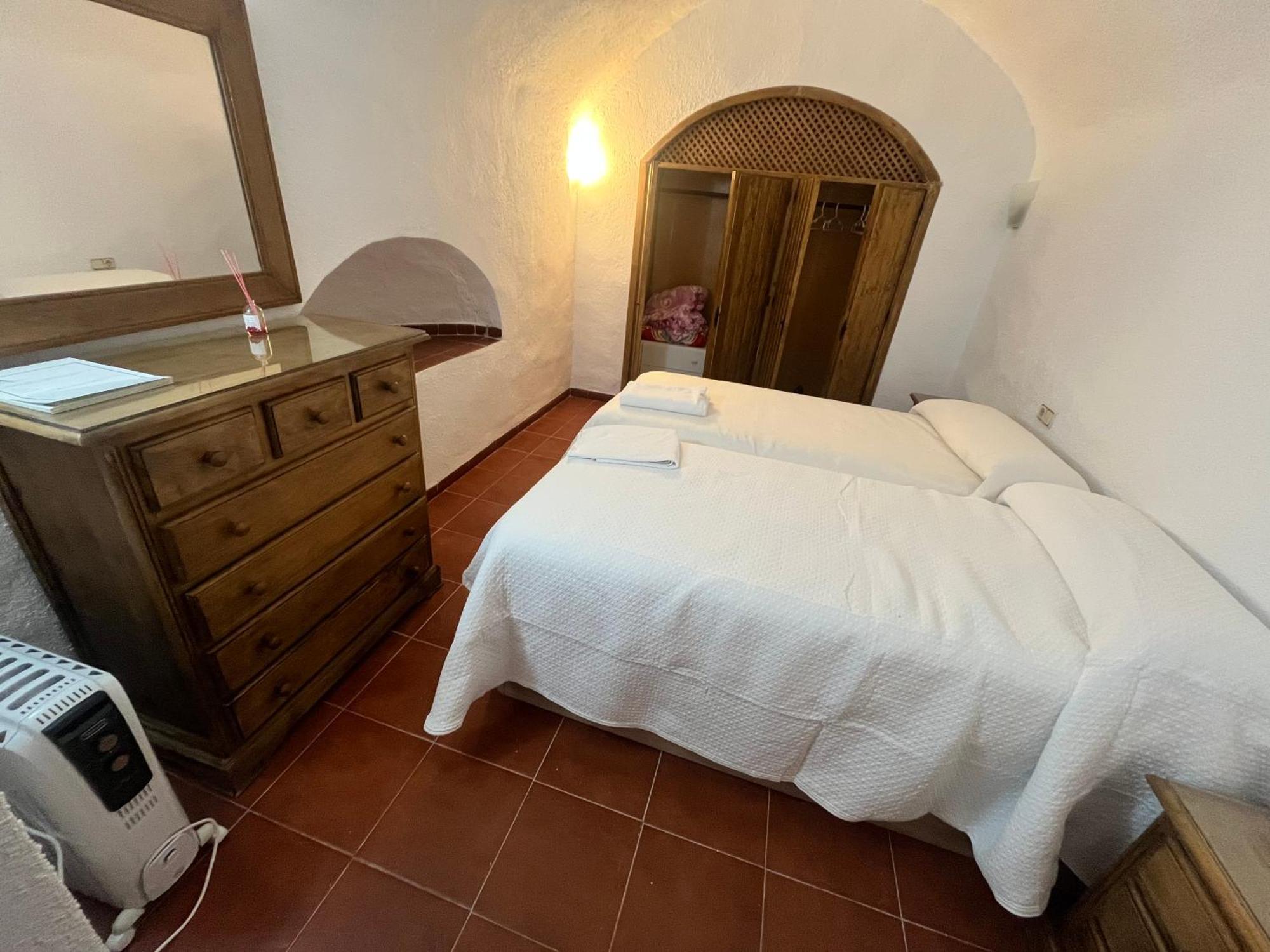 Casa Cueva La Estacion Villa กวาดิกซ์ ภายนอก รูปภาพ